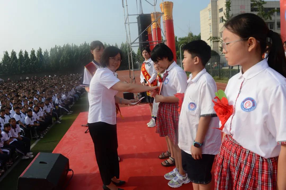 智慧选择 筑梦上中——上蔡中学2020-2021学年秋季开学典礼